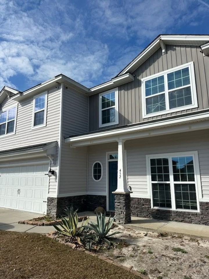 452 Sunbury Dr - Photo 3 of 8