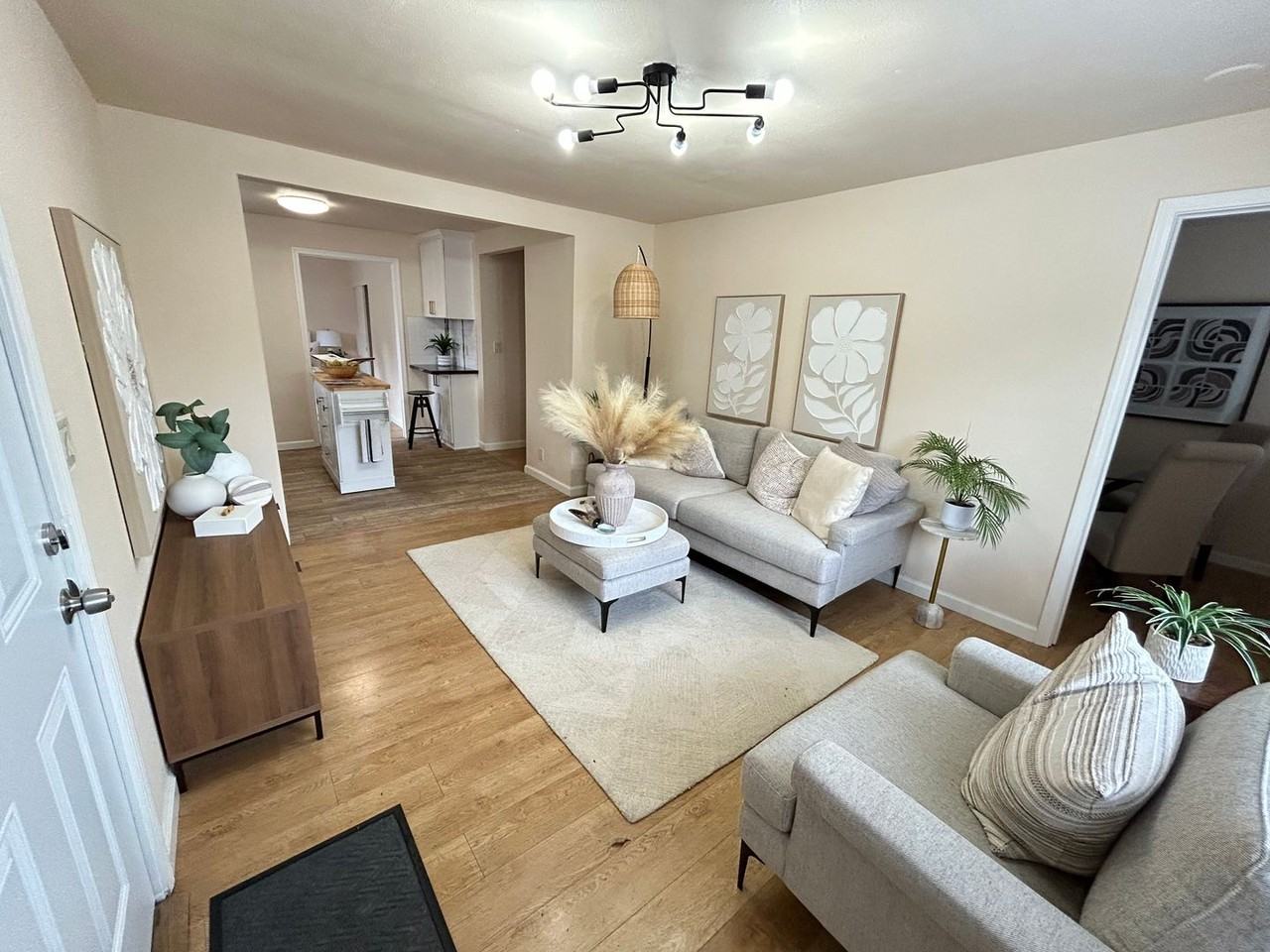 1025 N 12th St - Photo 3 of 19