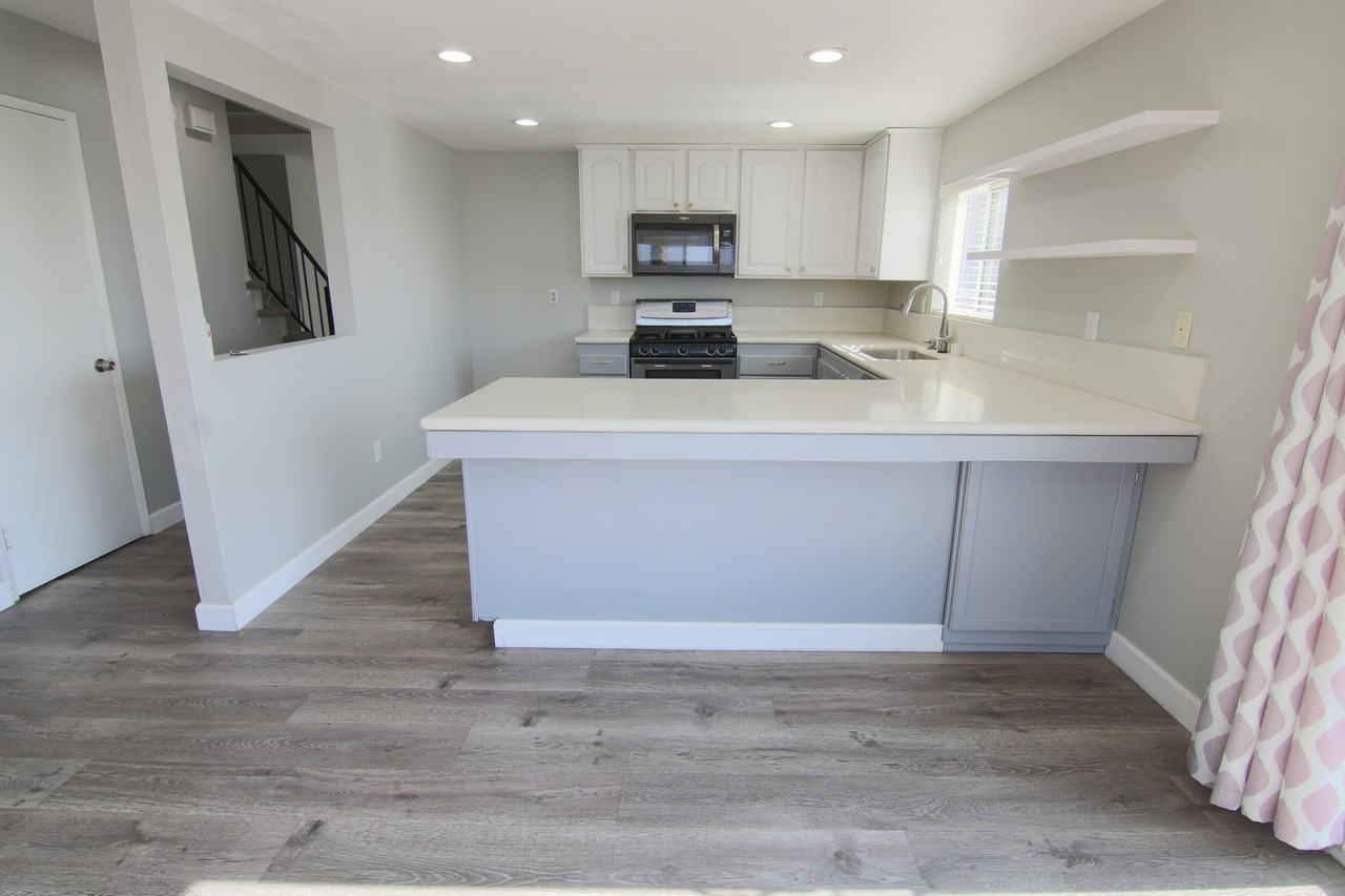 1662 Point Loma Ct #1 - Photo 4 of 34