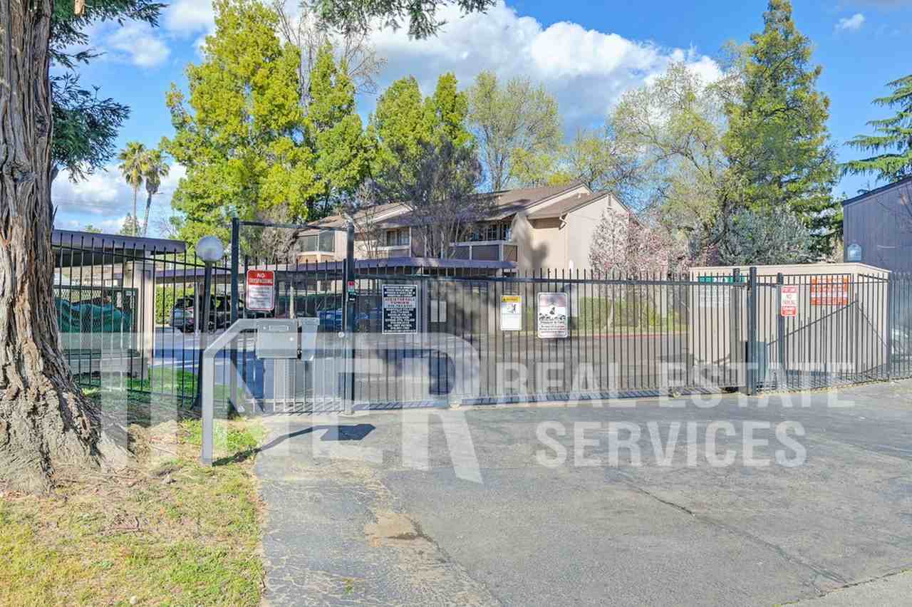 7711 Juan Way #4A - Photo 5 of 40