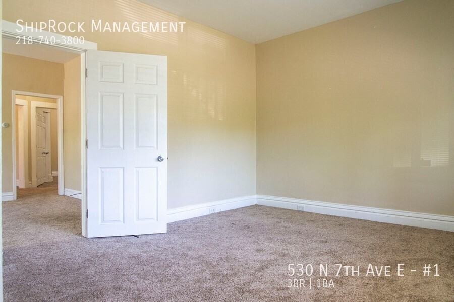 530 N 7th Ave E #1 - Photo 4 of 23