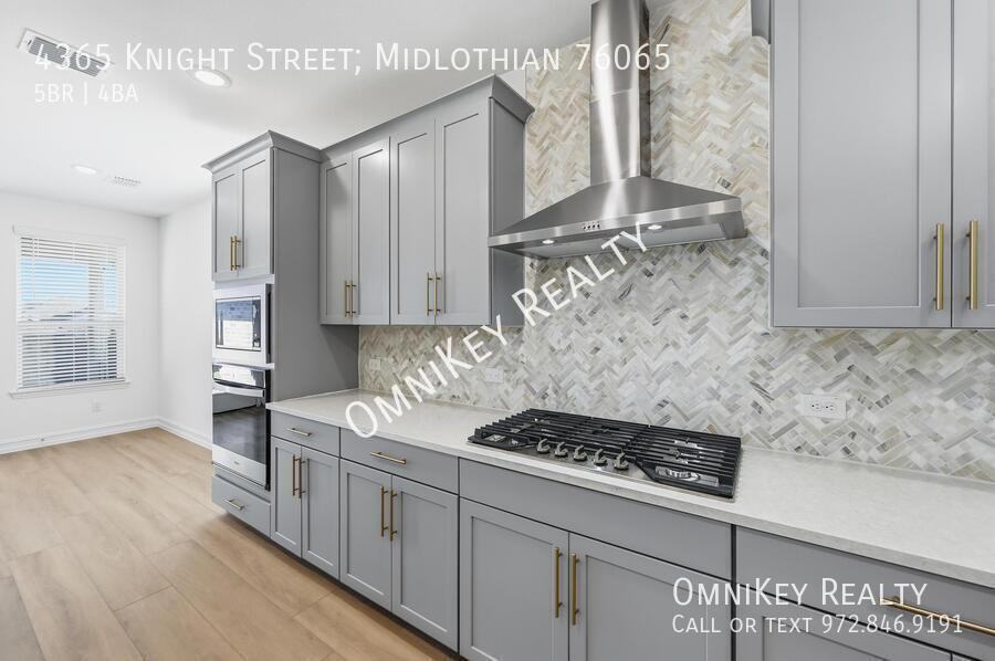 4365 4365 Knight Street; Midlothian 76065 - Photo 5 of 33