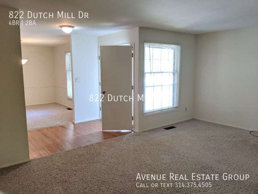 822 Dutch Mill Dr - Photo 2 of 15