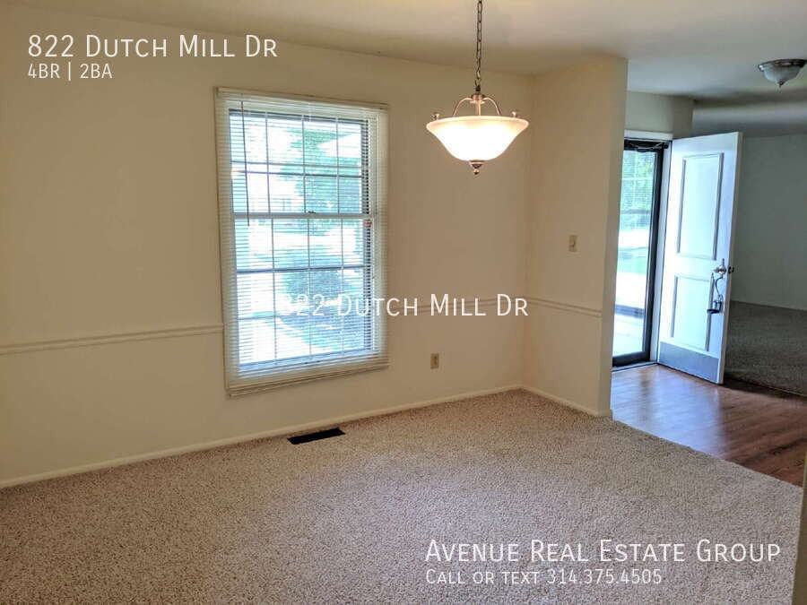 822 Dutch Mill Dr - Photo 3 of 15