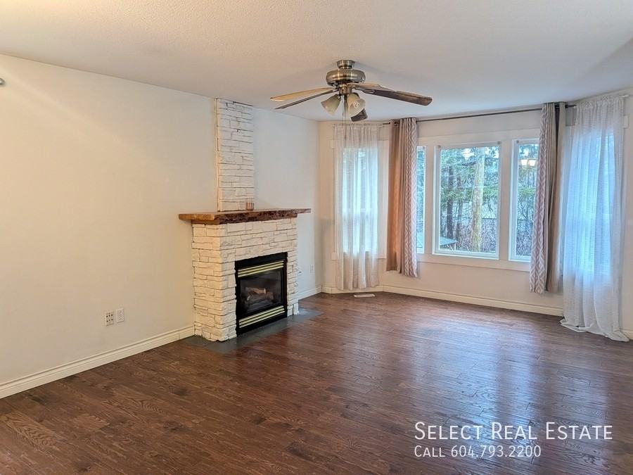 21424 Richmond Dr #A - Photo 3 of 15