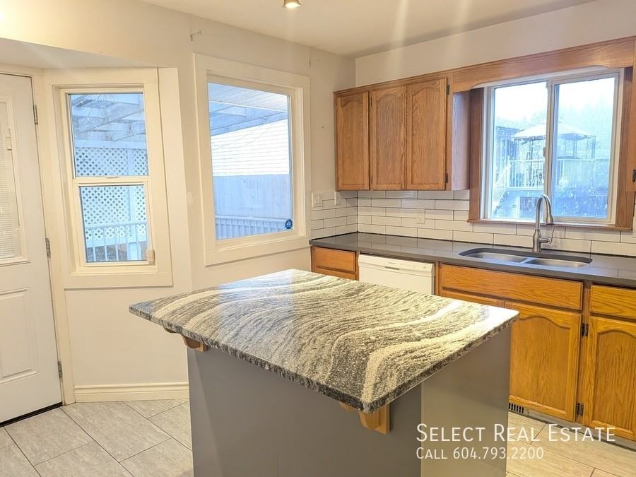 21424 Richmond Dr #A - Photo 5 of 15