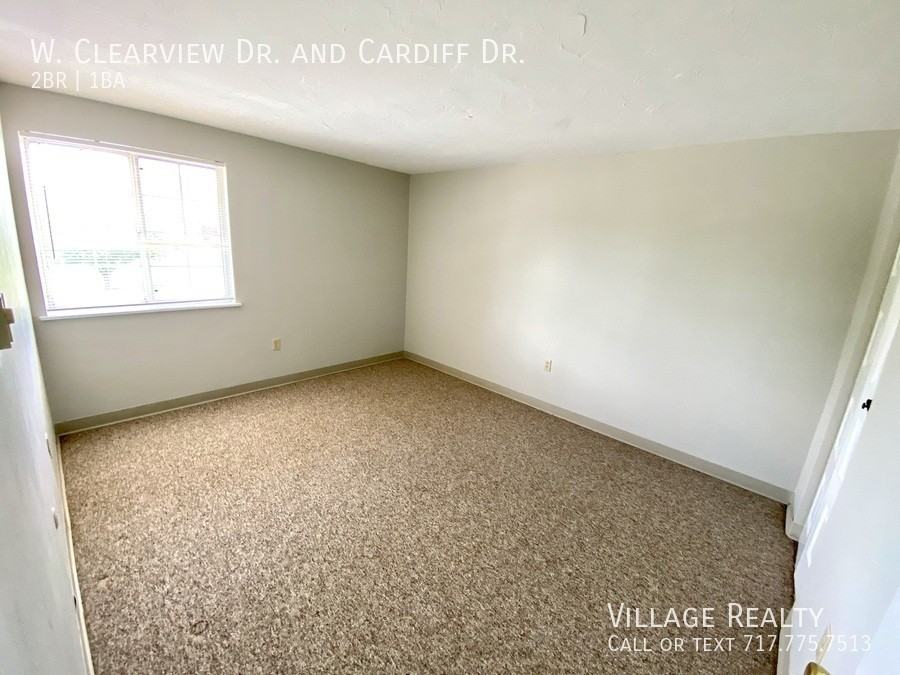 Clearview & Cardiff Dr. #E - Photo 5 of 44