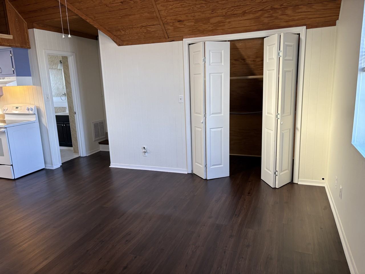 4701 Illinois Ave #4701B2ndFL - Photo 4 of 9