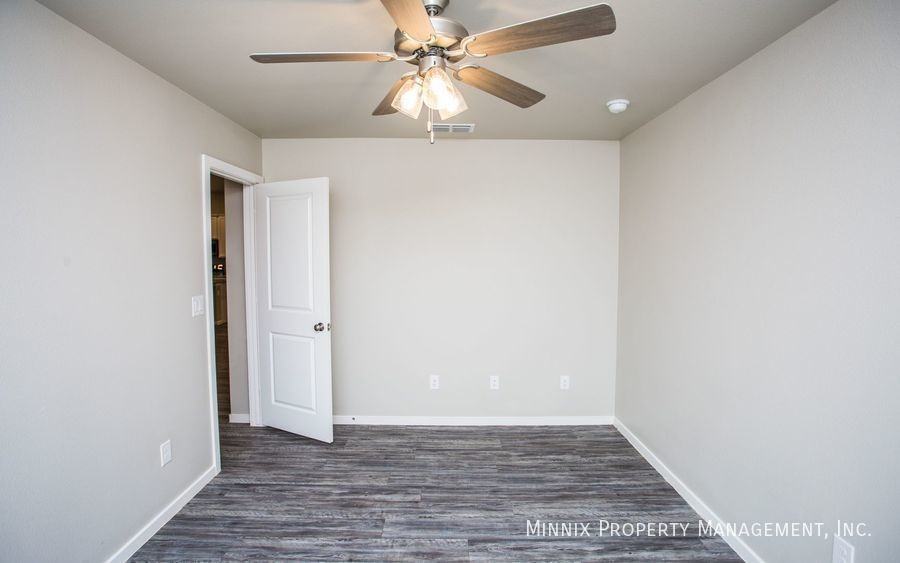 2010 Kirksey Ave - Photo 5 of 42