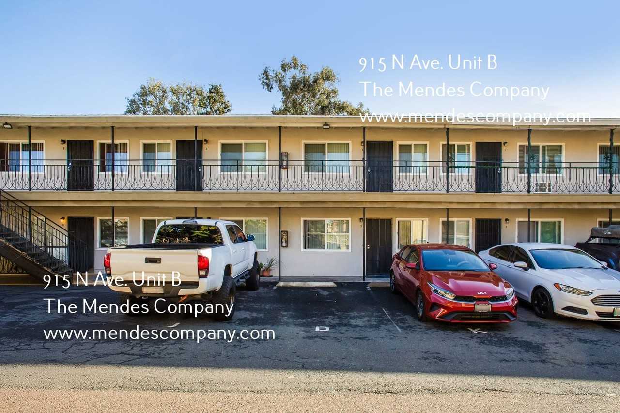 915 N Ave #B - Photo 2 of 11