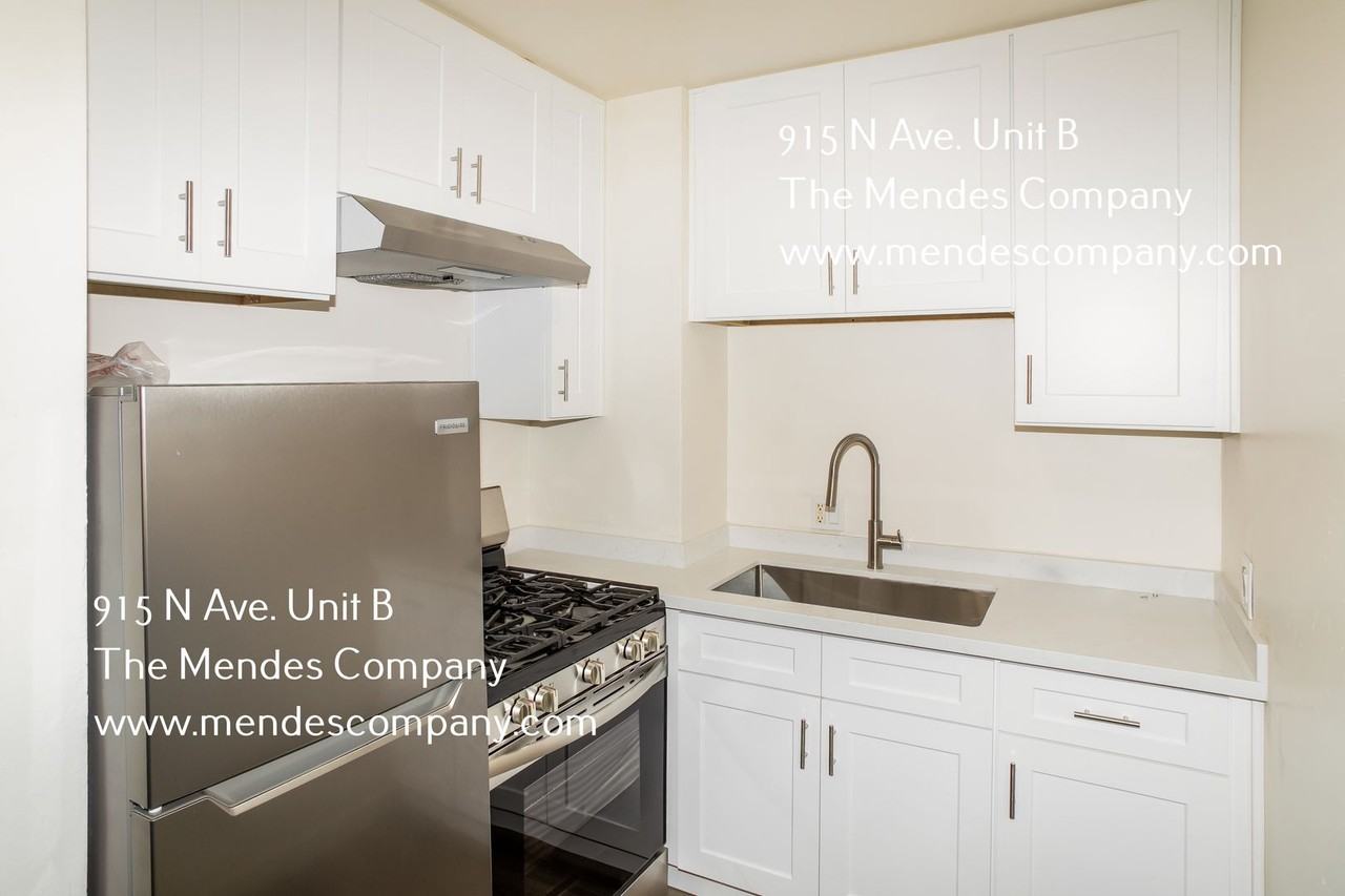 915 N Ave #B - Photo 5 of 11