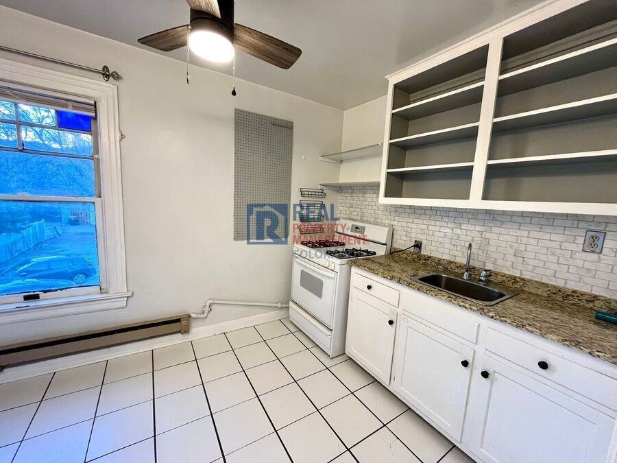 1324 N Nevada Ave #5 - Photo 4 of 10