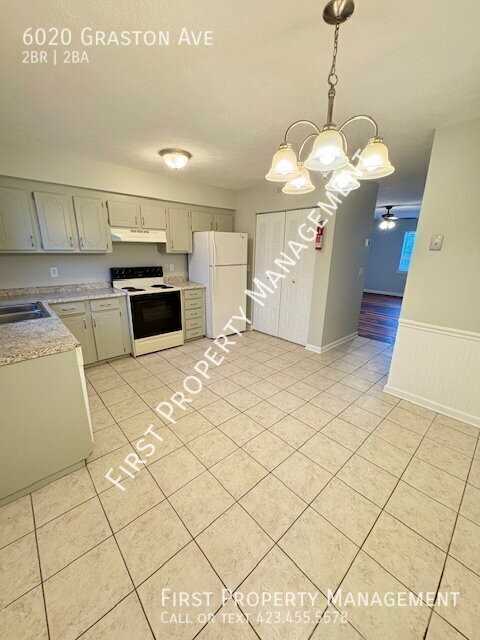 6020 Graston Ave - Photo 5 of 15