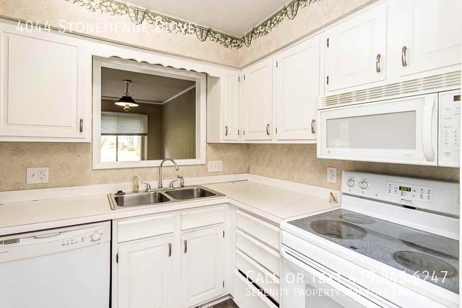 4044 Stonehenge Dr - Photo 5 of 19