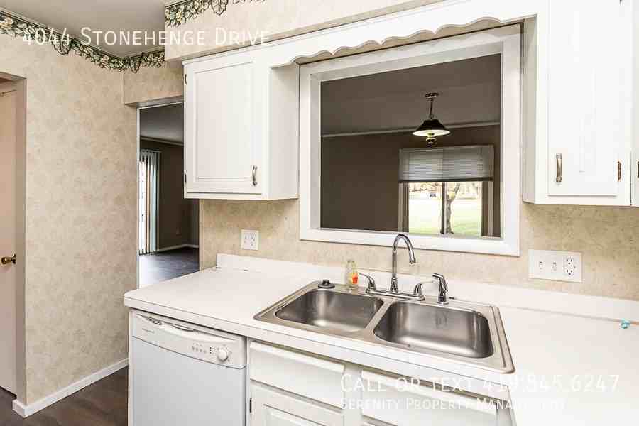 4044 Stonehenge Dr - Photo 6 of 19