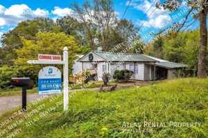 featured image of 321 Saint Clair St