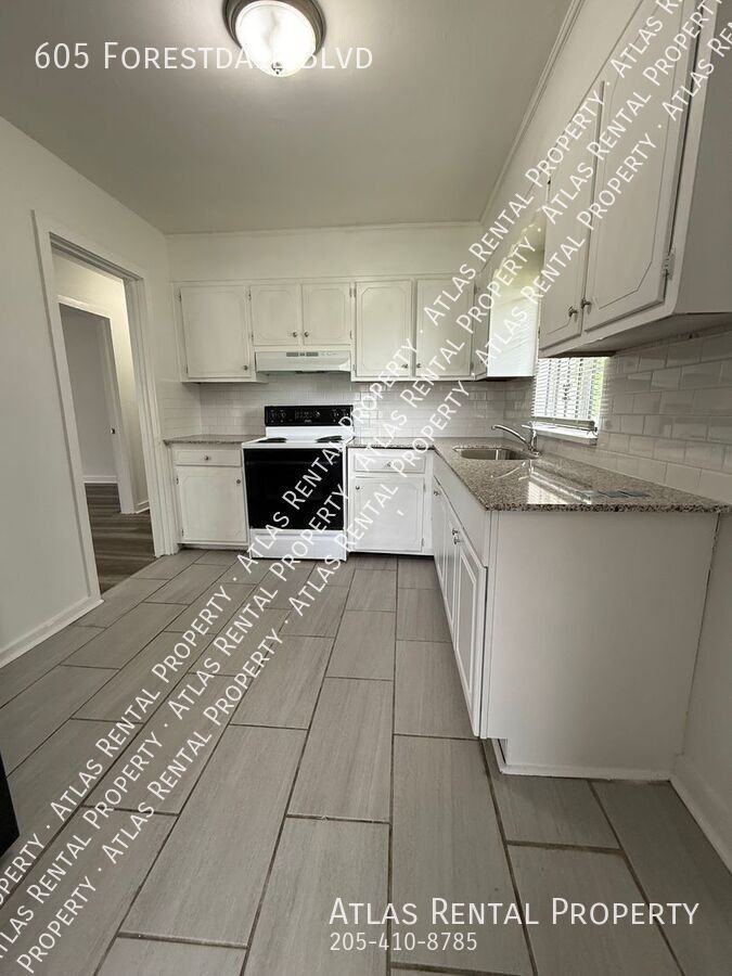 605 Forestdale Blvd - Photo 4 of 22