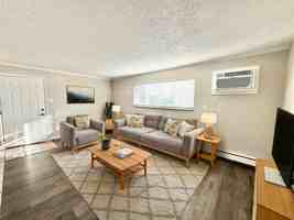 featured image of 1936 Vinewood Ln #3