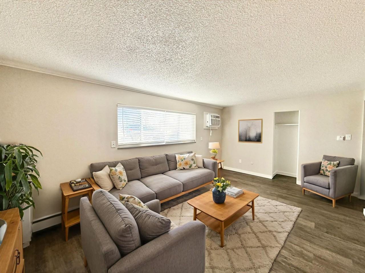 1936 Vinewood Ln #3 - Photo 5 of 21