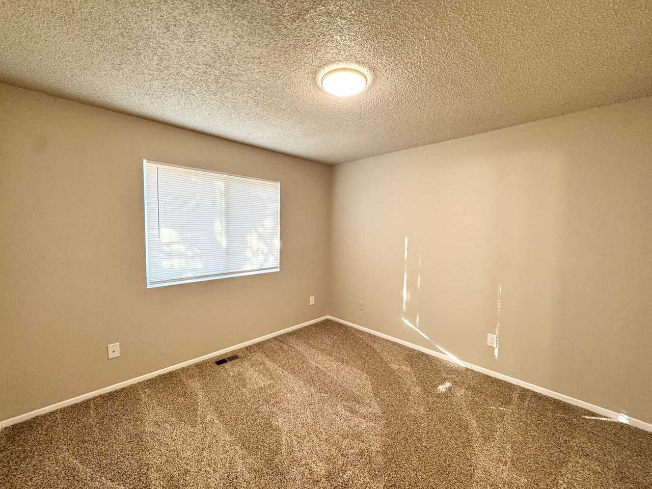 1015 Bennett Ave #1015A - Photo 5 of 19