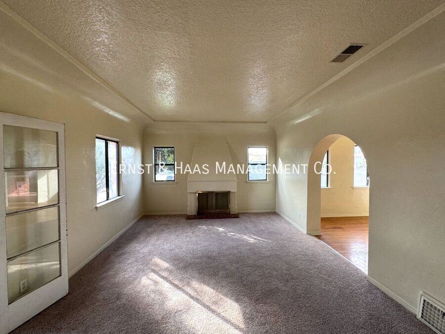 1405 Olive Ave - Photo 6 of 26