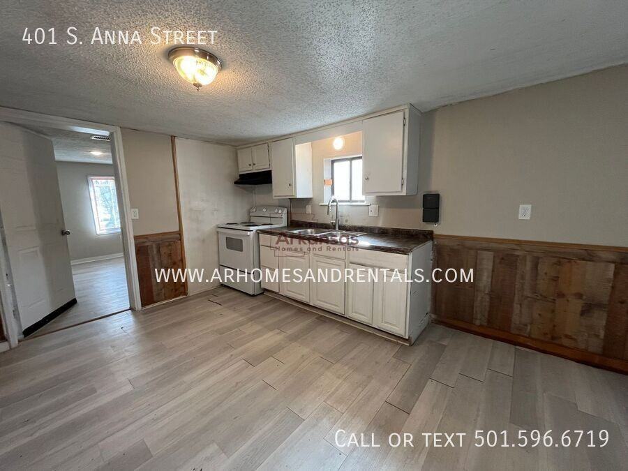 401 S Anna St - Photo 3 of 9