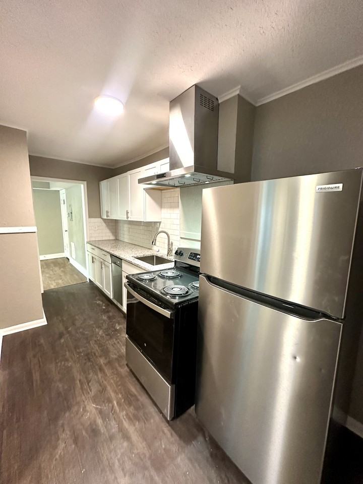 4207 Kenwood Ave Apt 1s #1S - Photo 4 of 13