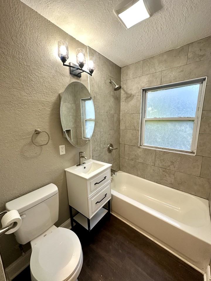 4207 Kenwood Ave Apt 1s #1S - Photo 7 of 13