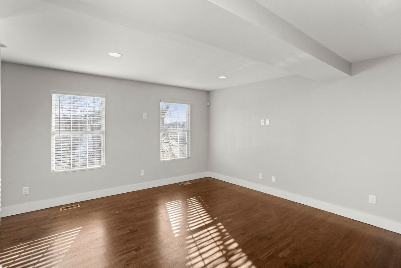 3308 Felicia St - Photo 5 of 36