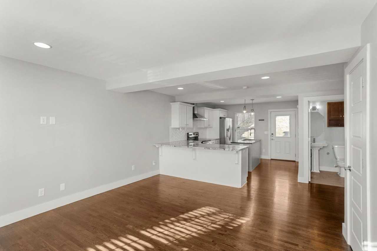 3308 Felicia St - Photo 6 of 36