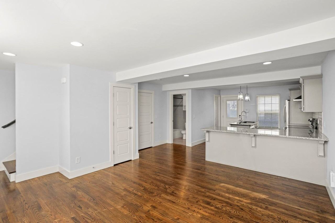 3306 Felicia St - Photo 6 of 29