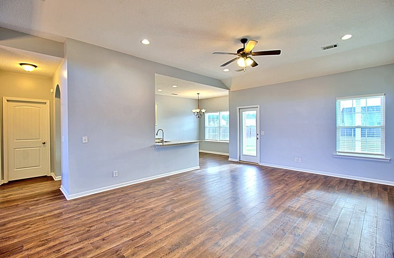 452 Huntington Dr Ne #1 - Photo 2 of 32