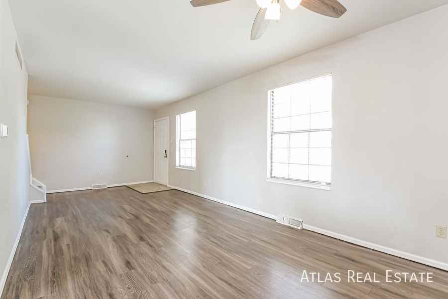 10412 W 107th Pl - Photo 4 of 20