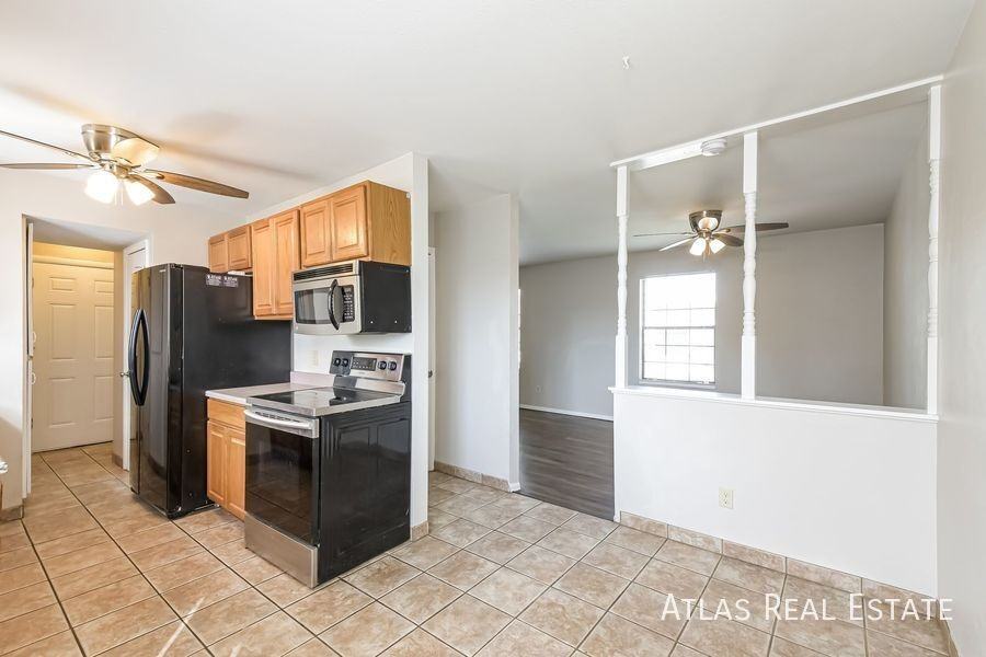 10412 W 107th Pl - Photo 6 of 20