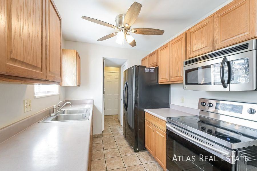 10412 W 107th Pl - Photo 7 of 20