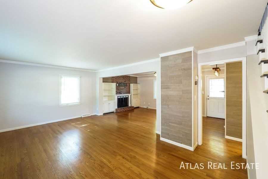 6001 W 103rd St - Photo 3 of 19