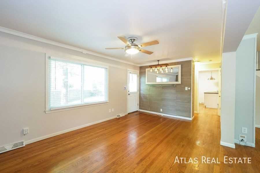 6001 W 103rd St - Photo 5 of 19