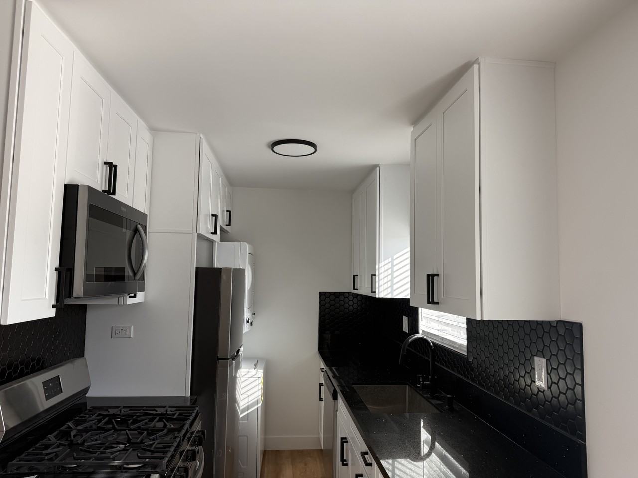 1928 S Mariposa Ave #15 - Photo 2 of 20