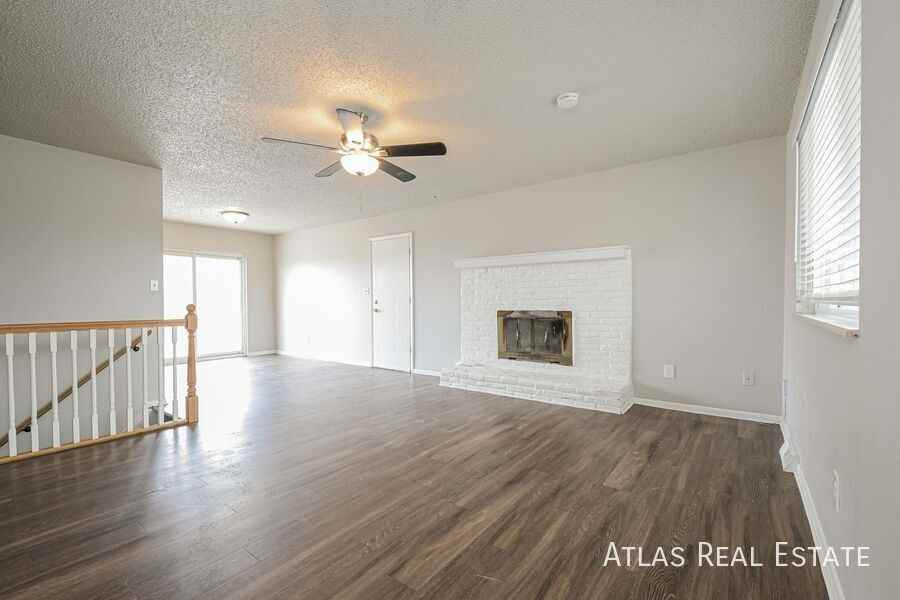 10290 Benton St - Photo 4 of 21