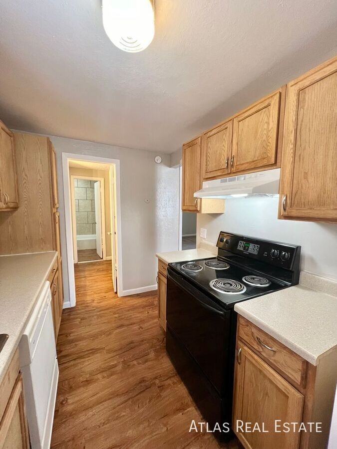 461 El Paso Blvd #G - Photo 7 of 17