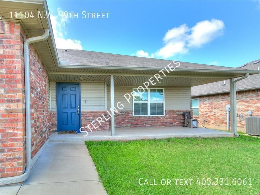 11104 Nw 99th St - Photo 3 of 31
