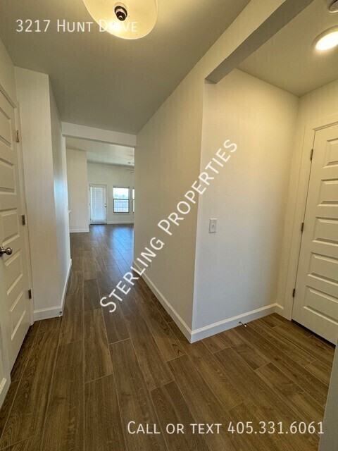 3217 Hunt Dr - Photo 3 of 26