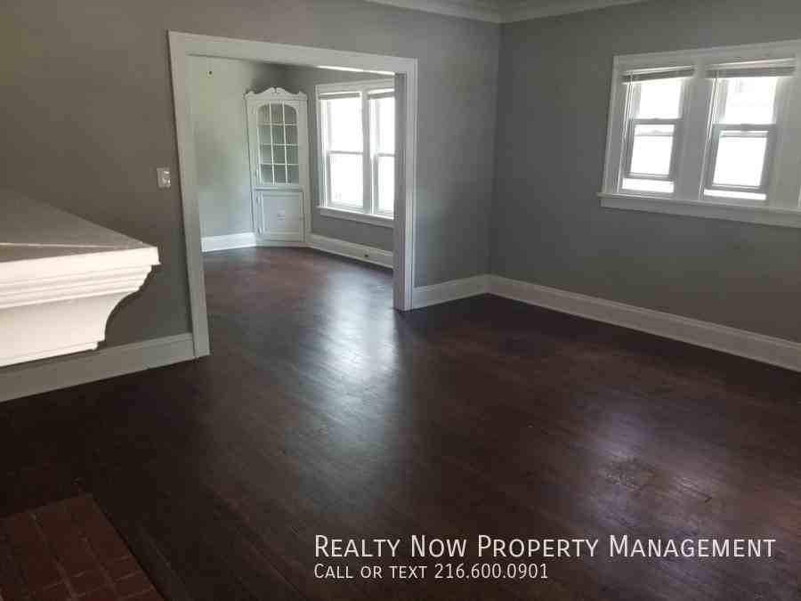 3149 E Derbyshire Rd - Photo 3 of 14