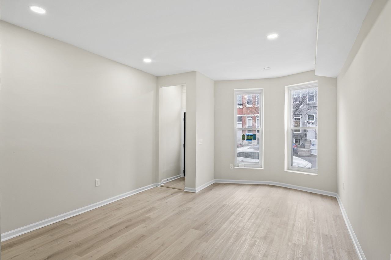 139 N Lakewood Ave #1 - Photo 3 of 31