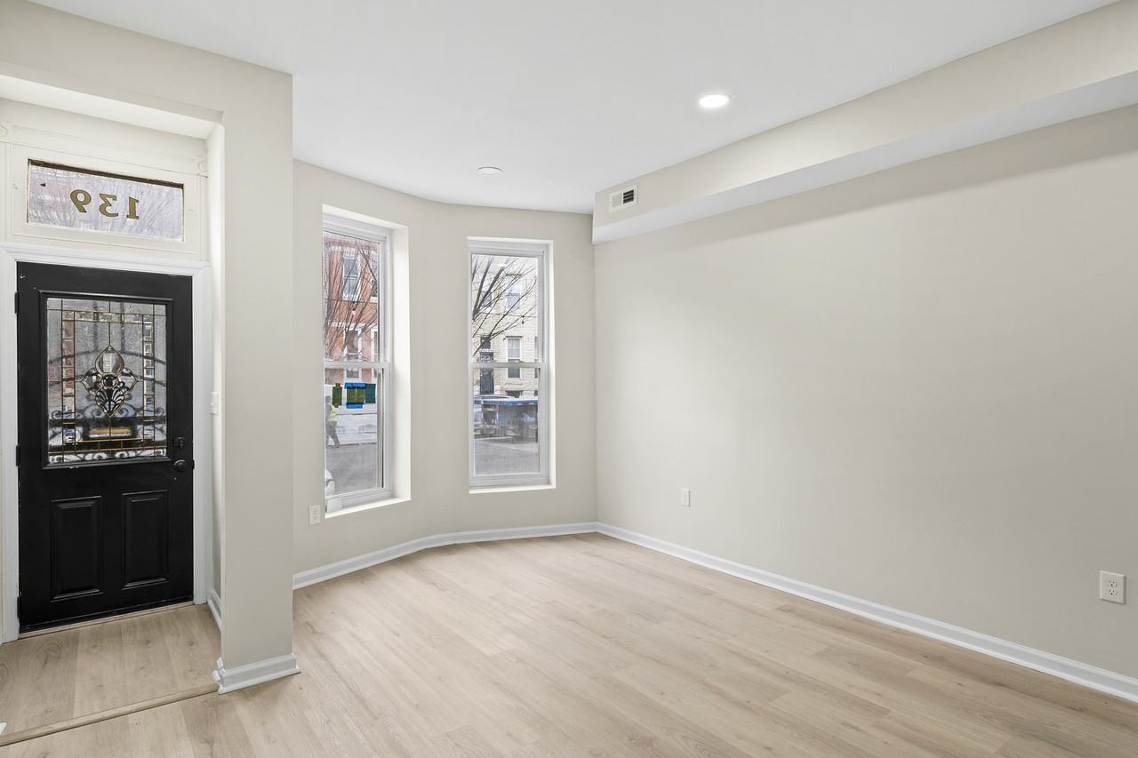 139 N Lakewood Ave #1 - Photo 4 of 31