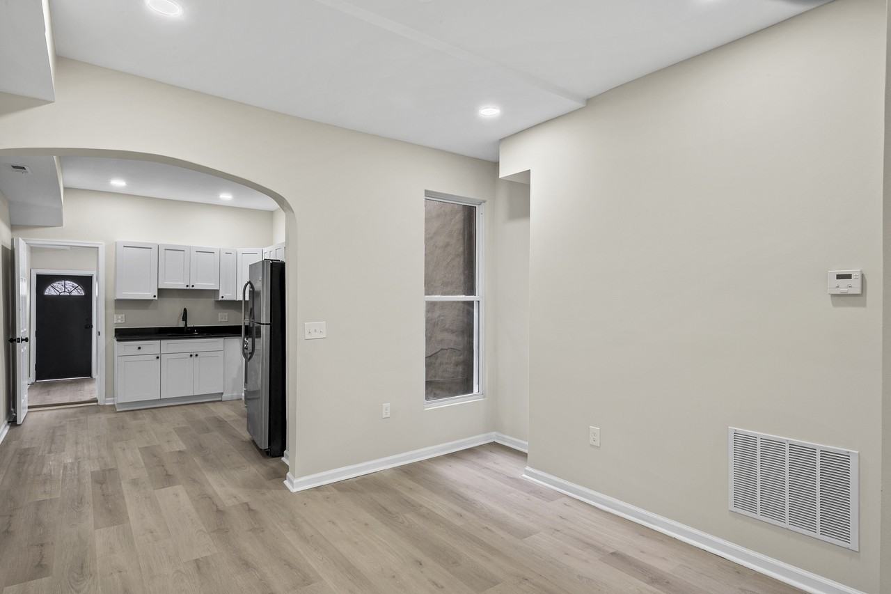 139 N Lakewood Ave #1 - Photo 7 of 31