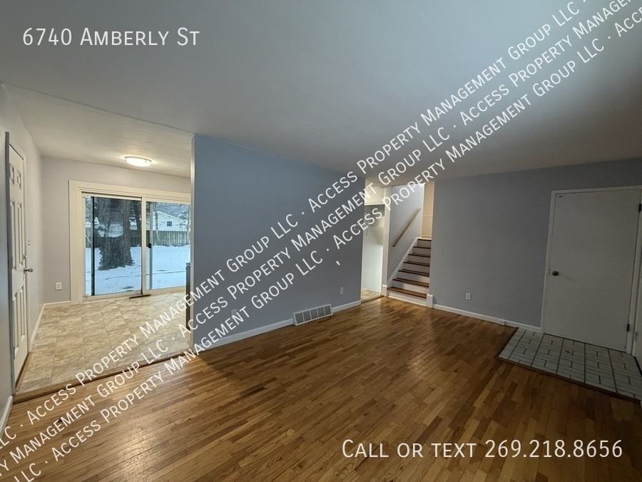 6740 Amberly St - Photo 2 of 26