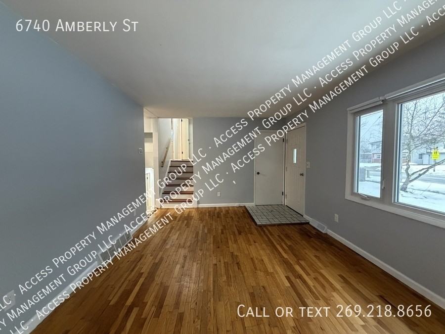 6740 Amberly St - Photo 3 of 26
