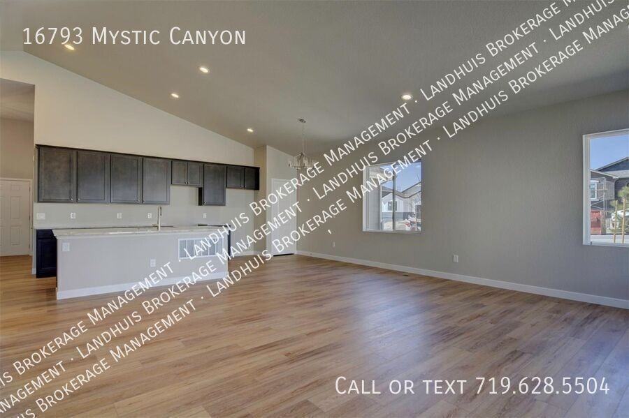 16793 Mystic Canyon Dr - Photo 4 of 32