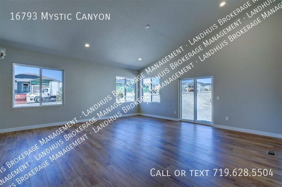 16793 Mystic Canyon Dr - Photo 6 of 32